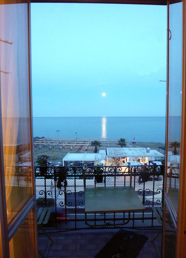 Appartement House By The Sea à Albissola Marina Extérieur photo